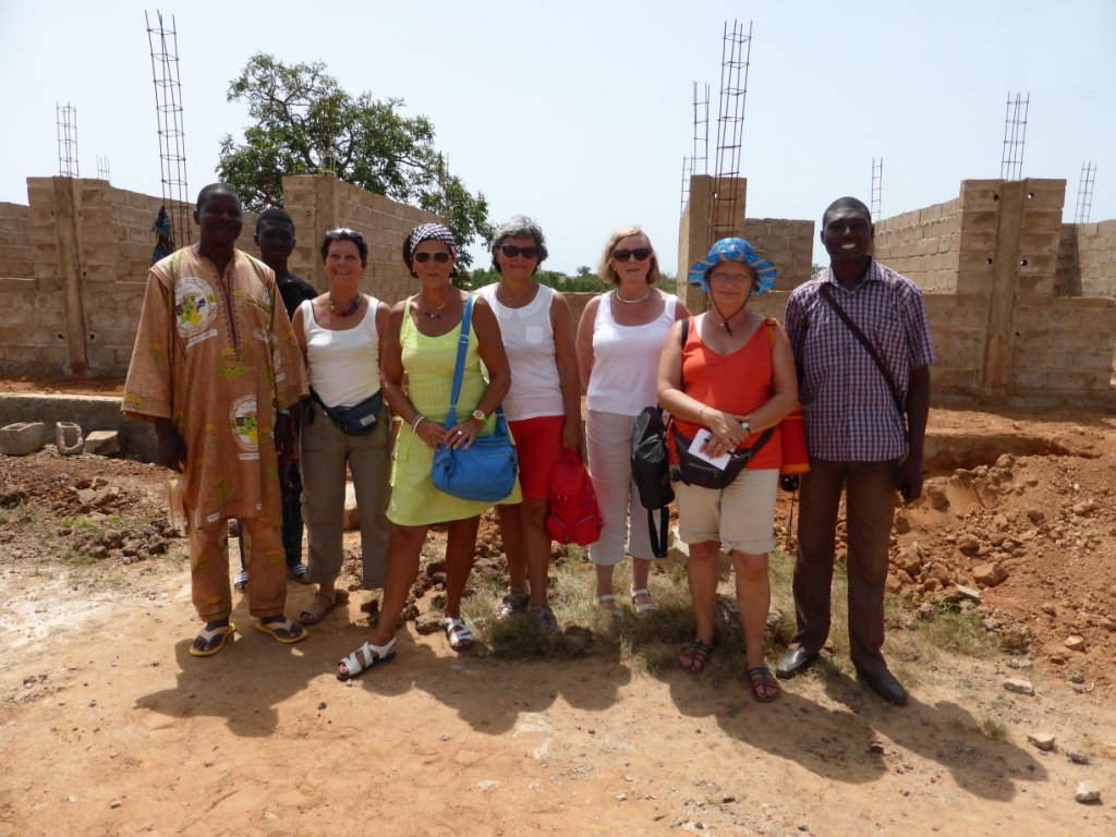 visite chantier internat Bokin par Soroptimist Béthune